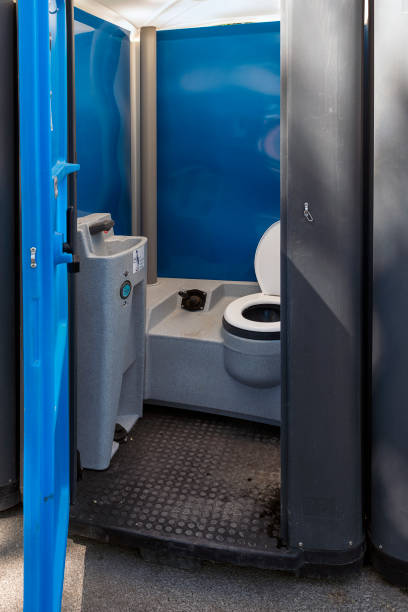 Portable Toilet Options We Offer in Royal Palm Estates, FL